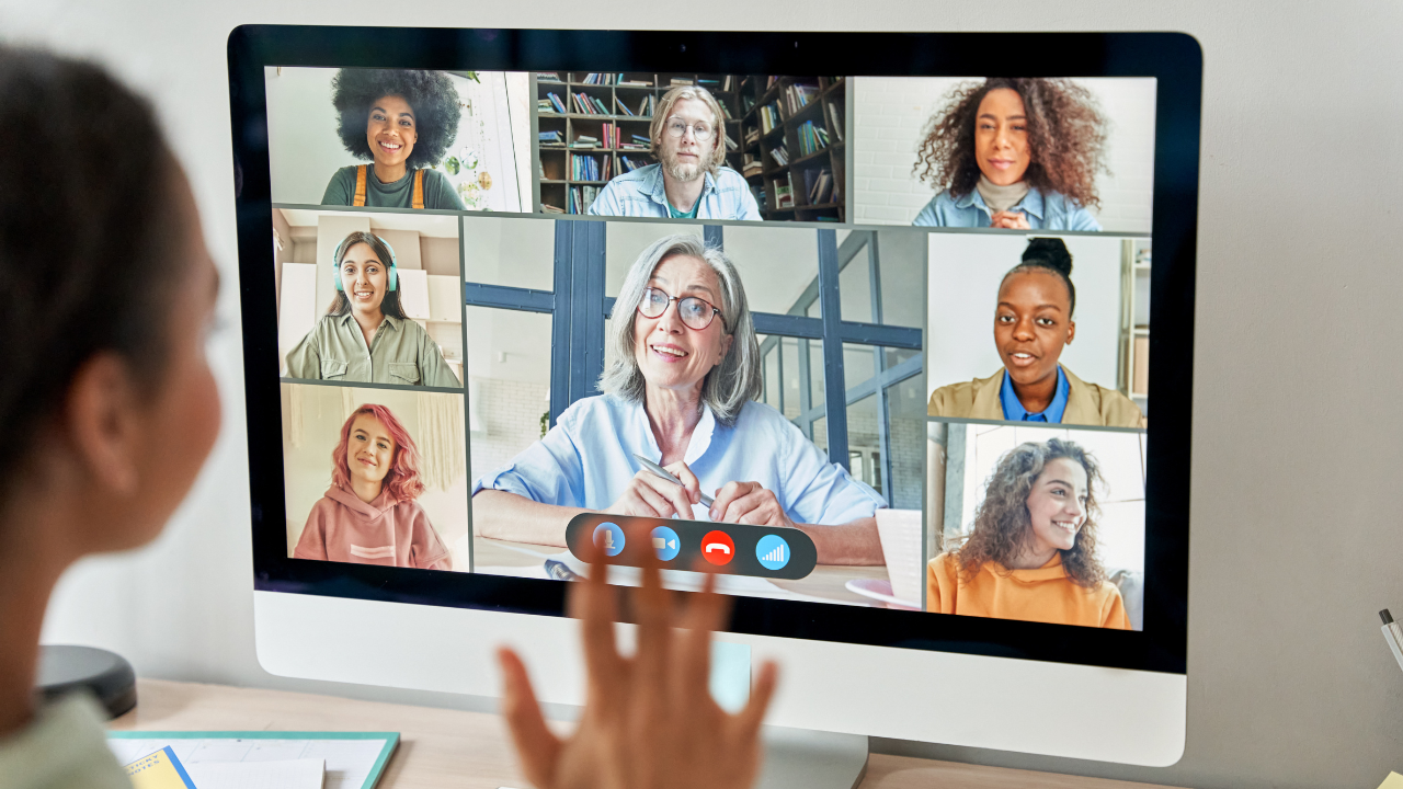 Eight people participating in an online group health coaching session, demonstrating virtual support for reversing type 2 diabetes
