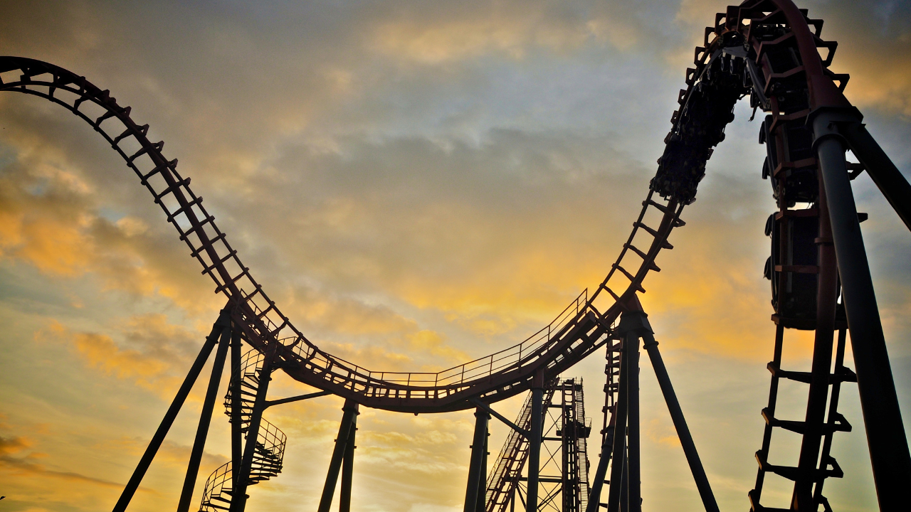 A rollercoaster representing the highs and lows of blood sugar levels in type 2 diabetes